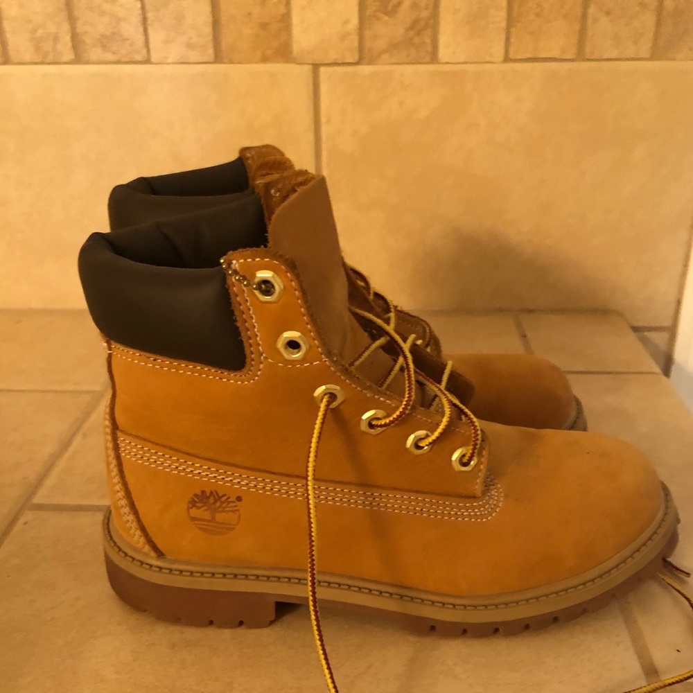 Timberland boots size 5 Grade school/Size 6 1/2 Women